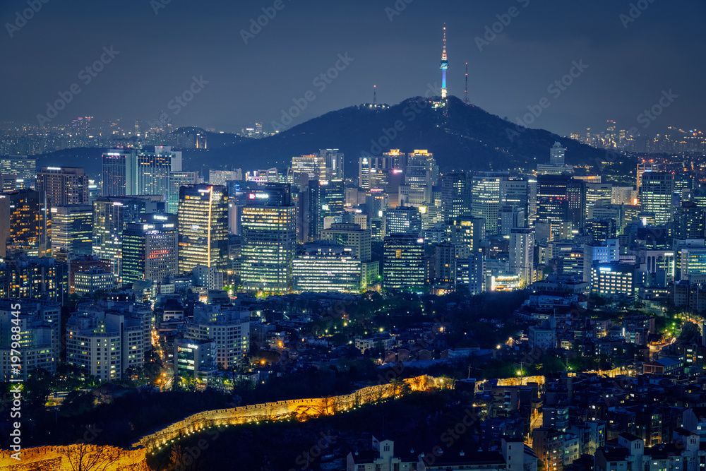 Obraz premium Seoul skyline in the night, South Korea.