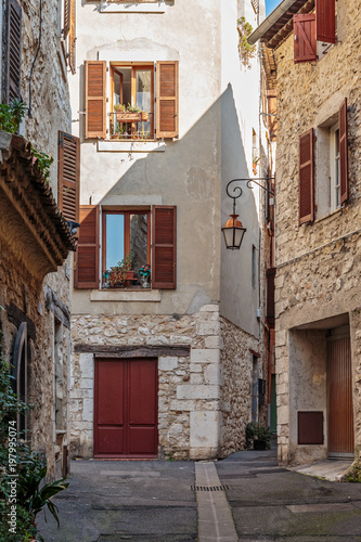 Courtyard in the old French town © arbalest