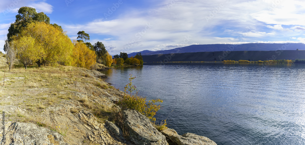 Φωτογραφία Beautiful panoramic scenery of Lake Wakatipu near Queenstown , South Island of N