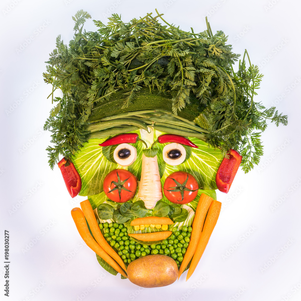 Gemüsegesicht - ein Gesicht bestehend aus verschiedenen Gemüsesorten  Stock-Foto | Adobe Stock