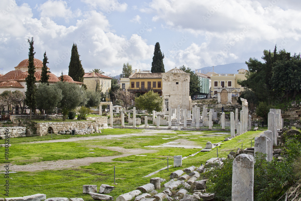 Fototapeta Greece, Athens, historical sites and landmarks, ancient Greek architecture, columns, Pantheon, Acropolis