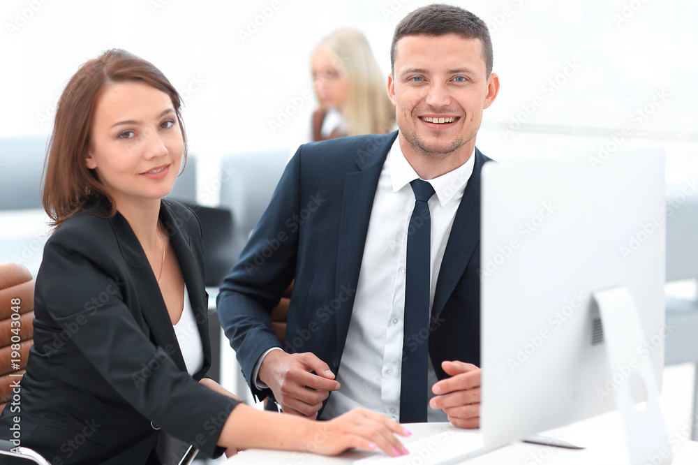 experienced employees of the company during working hours experienced employees of the company during working hours