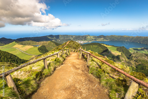 Obraz na płótnie Walking path leading to a view on the lakes of Sete Cidades and Santiago in Sao Miguel, Azores w salonie