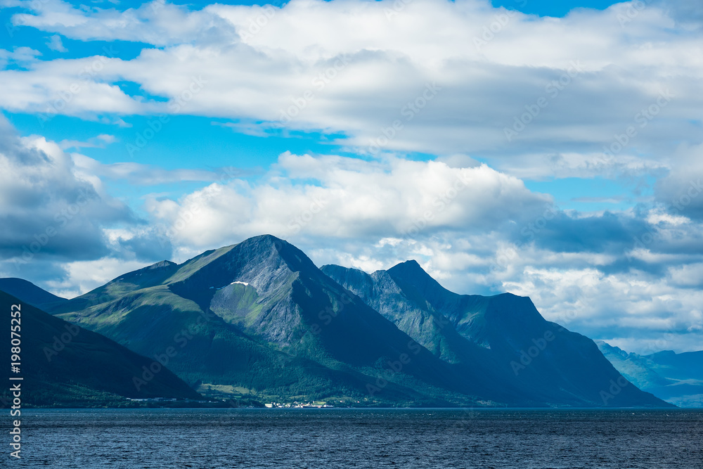 Blick auf den Storfjord in Norwegen