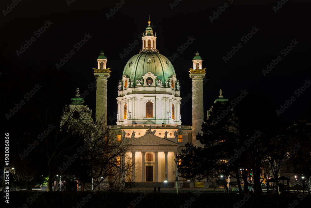 Wiener Karlskirche bei Nacht Wiener Karlskirche bei Nacht