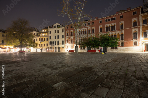 Fototapeta Naklejka Na Ścianę i Meble -  Platz in Venedig