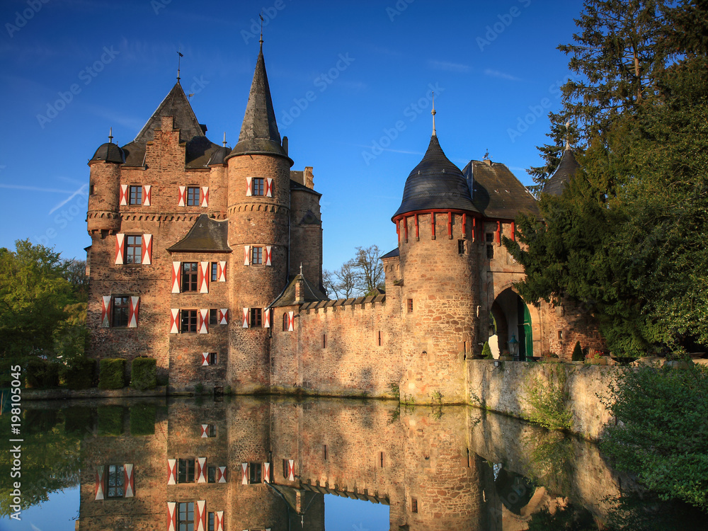 Fototapeta premium Burg Satzvey, Deutschland