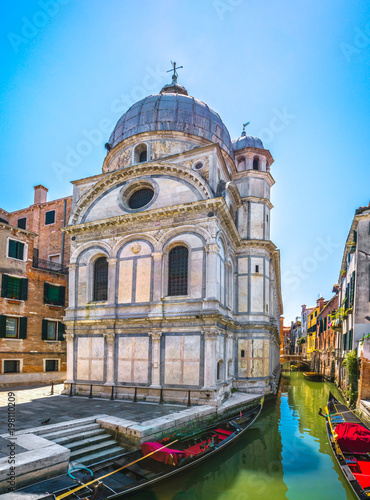 Canvastavla Venice church Santa Maria dei Miracoli, gondolas and water canal