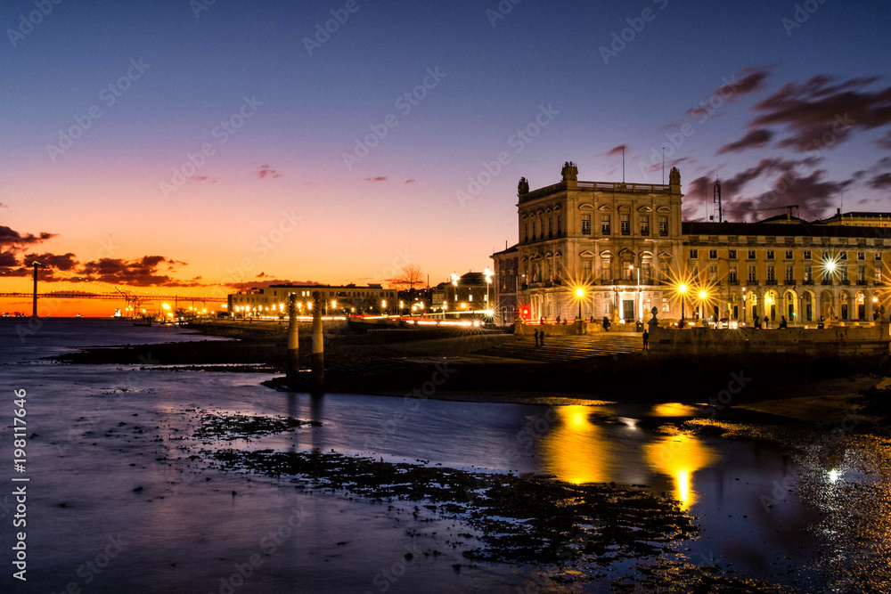 Fototapeta premium Terreiro do Paço on Sunset