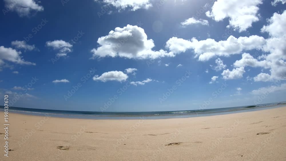 Schwenk über Strand, Meer und Himmel, Traumstrand, Strand von Sotavento im Naturpark Jandía, Fuerteventura, Strandurlaub, 4K Schwenk über Strand, Meer und Himmel, Traumstrand, Strand von Sotavento im Naturpark Jandía, Fuerteventura, Strandurlaub, 4K