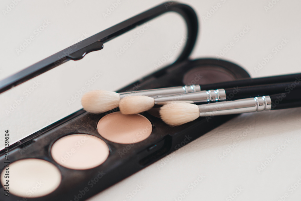 Eyeshadow Palette eye makeup and brush Eyeshadow Palette eye makeup and brush