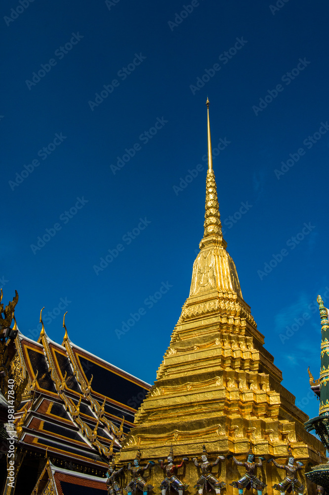 Fototapeta premium Temples in Bangkok Thailand