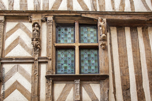 Noyers sur Serein, Maisons à colombages, monument historique, Yonne, Bourgogne, France photo