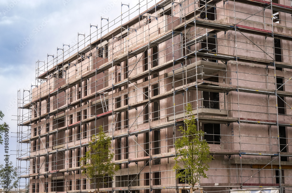 Rohbau eines Mehrfamilienhauses Rohbau eines Mehrfamilienhauses