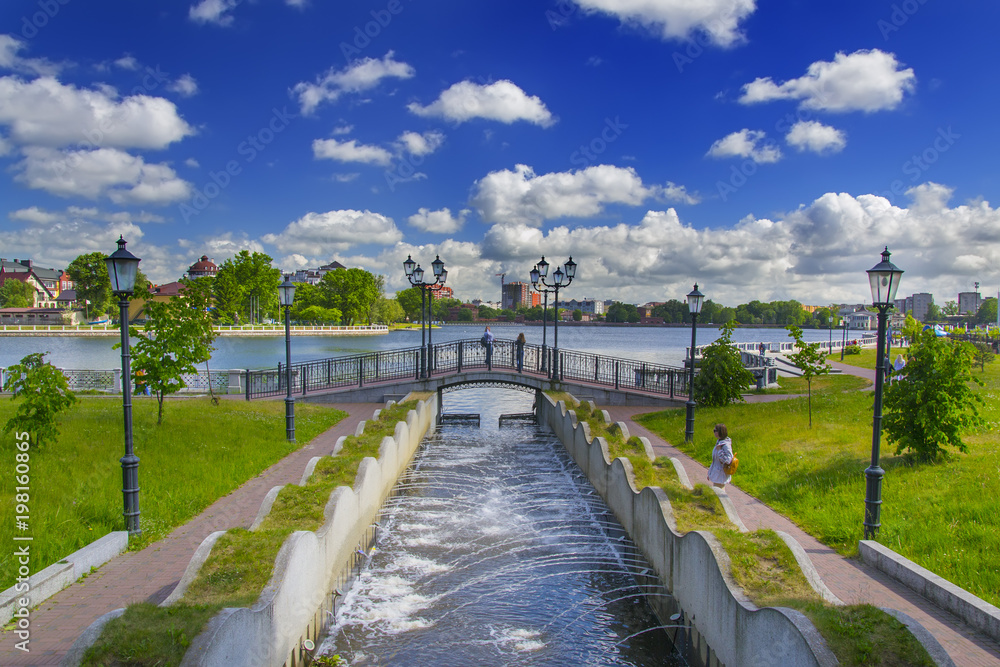 cascade of fountains, the bridge, and views of Top lake in Kaliningrad