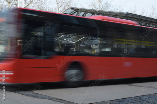 durchfahrender Bus