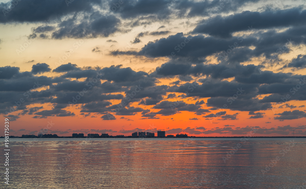 Fototapeta premium the phase of the sun rise