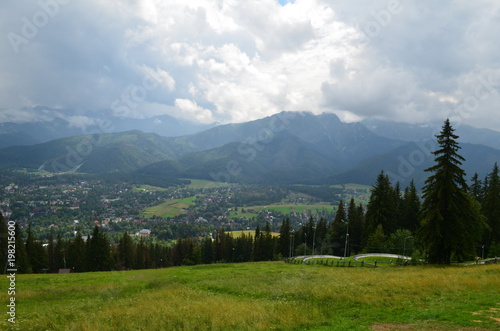 Obraz na płótnie Widok na Zakopane z Gubałówki w salonie