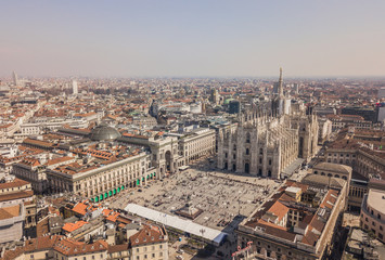 Tableau sur plexiglas Milan Vue aérienne Piazza del Duomo Milan jour  © a_medvedkov