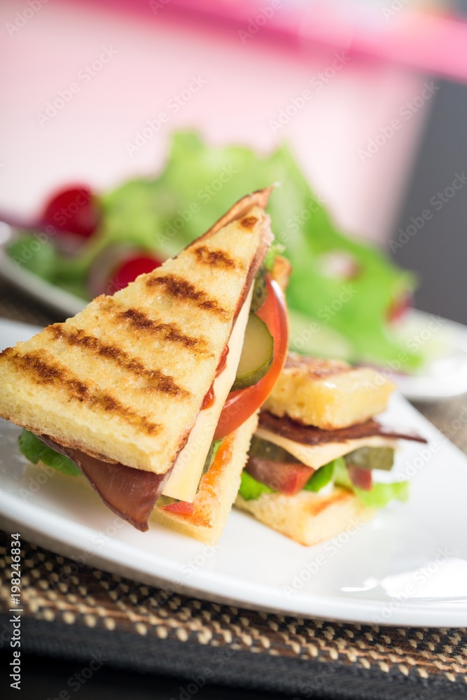 Sandwich. Sandwich.