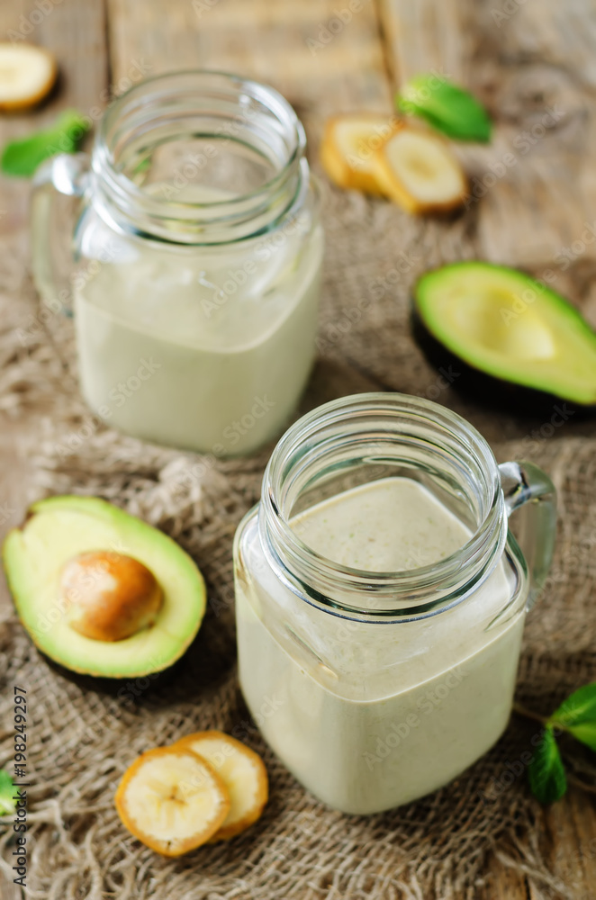 Avocado banana smoothies Avocado banana smoothies