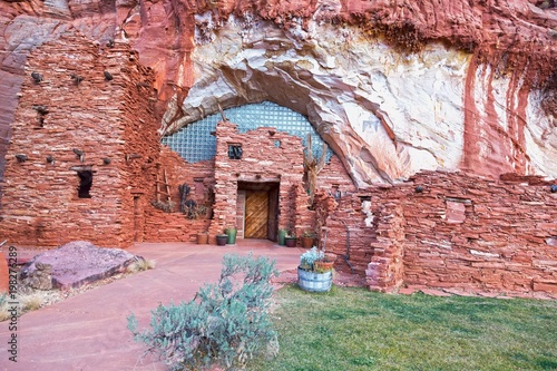 Fotografía Moqui (Moki) Cave Shelter and Food Store Archeology Ruins in Sandstone Cliffs ne
