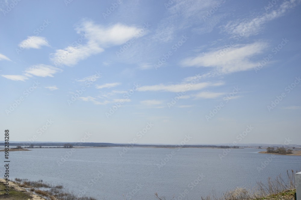 Панорамный вид на реку Волгу с острова Свияжск (Казань)