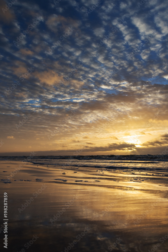 Obraz premium Evening time by Baltic sea.