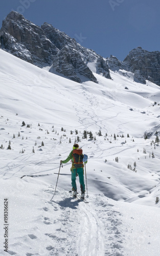 Skitour auf der Kemater Alm bei Axams in Tirol