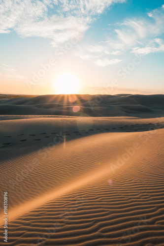 Fototapeta Naklejka Na Ścianę i Meble -  Sunset view in the middle of the desert.