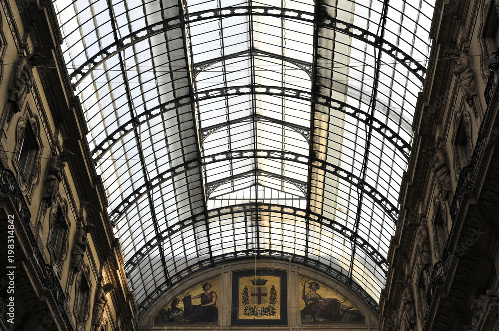 Vittorio Emanuele II Gallerie, Glaskuppel aus der Arkade gesehen, erste überdachte Einkaufspassage der Welt des Architekten Giuseppe Mengoni, 1872, Mailand, Milano, Lombardei, Italien, Europa, Öffentl