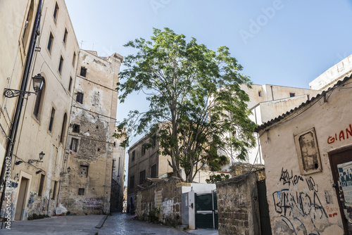 Fototapeta Naklejka Na Ścianę i Meble -  Street in Palermo in Sicily, Italy