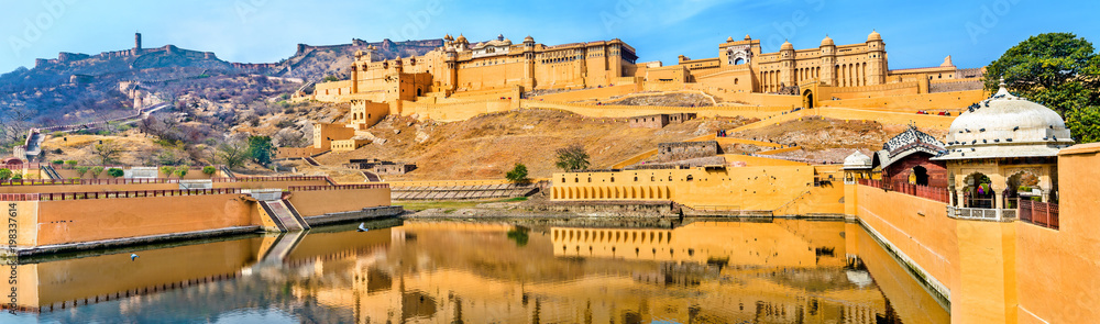 Amer and Jaigarh Forts and Kesar Kyari Garden in Maotha Lake. Jaipur - Rajasthan, India