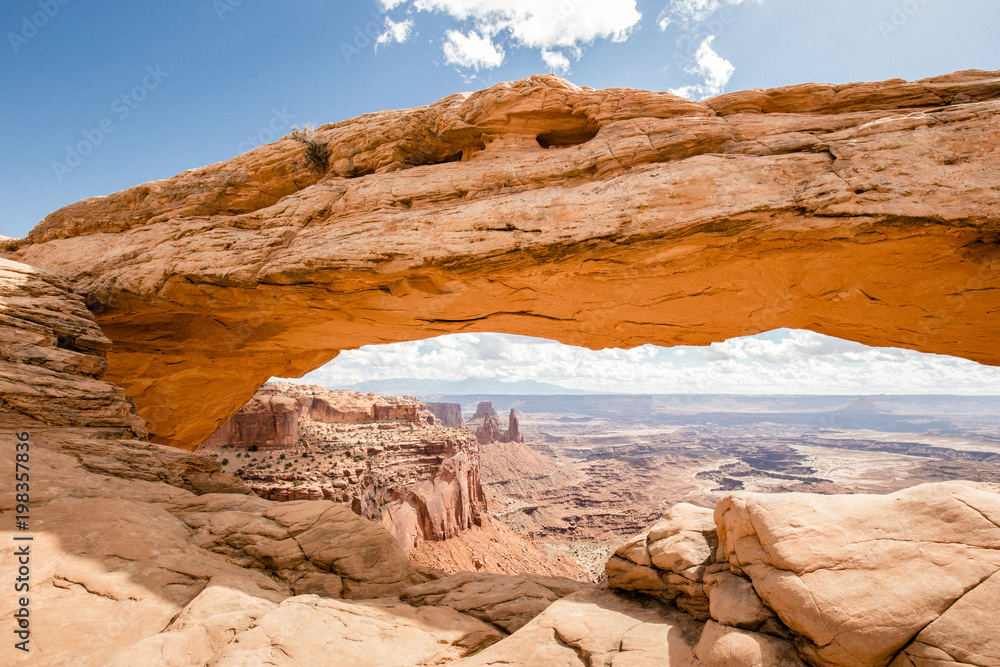 Mesa Arch at sunrise, Canyonlands National Park, Utah, USA
