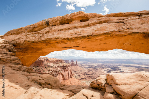 Obraz na płótnie Mesa Arch at sunrise, Canyonlands National Park, Utah, USA w salonie