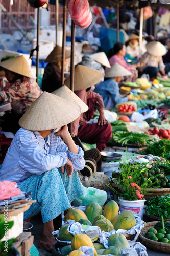 Colour markets in Vietnam