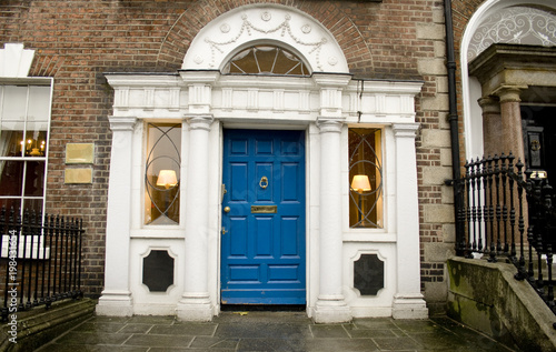 Canvas Print Georgian architecture with blue door