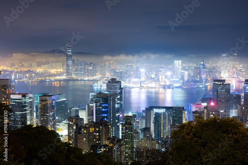 Wallpaper Mural Hong Kong Skyline in den Wolken  Torontodigital.ca