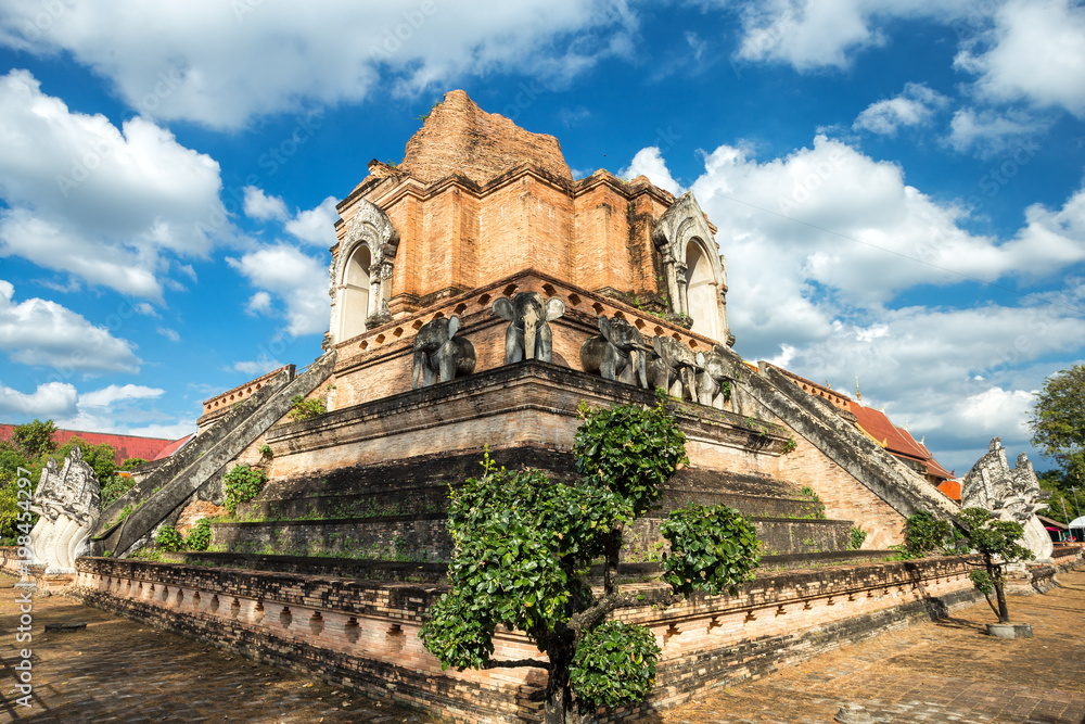 Wat Chedi Luang is a Buddhist temple in the historic centre of Chiang Mai, Thailand. Wat Chedi Luang is a Buddhist temple in the historic centre of Chiang Mai, Thailand.