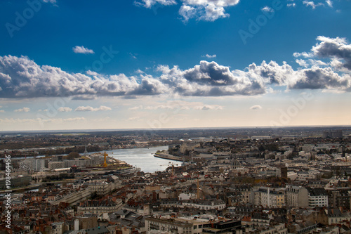Photo aérienne du centre-ville de Nantes, Loire Atlantique, France  © JKn