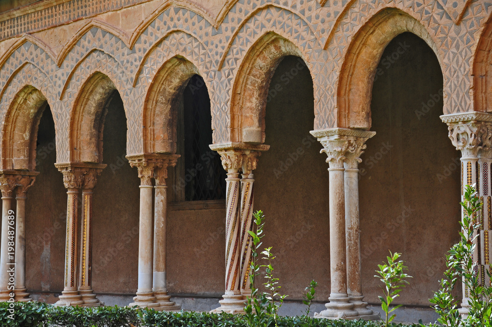 Il Chiostro del Duomo di Monreale - Sicilia Il Chiostro del Duomo di Monreale - Sicilia