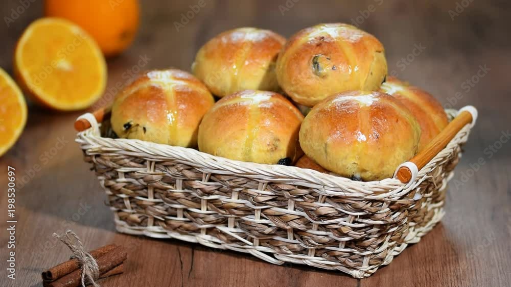 Easter Hot Cross Buns in a Basket Easter Hot Cross Buns in a Basket