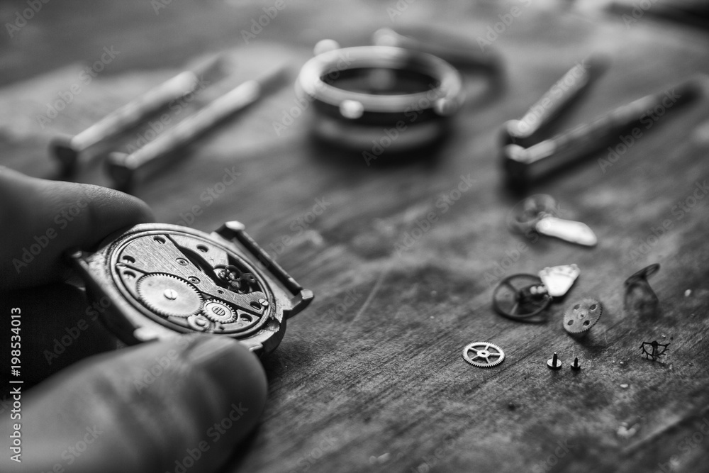 Mechanical watch repair Mechanical watch repair