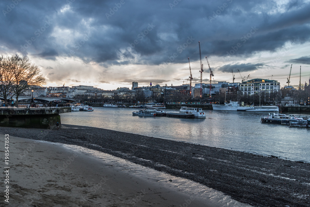 Fototapeta premium London Skyline from the South Bank