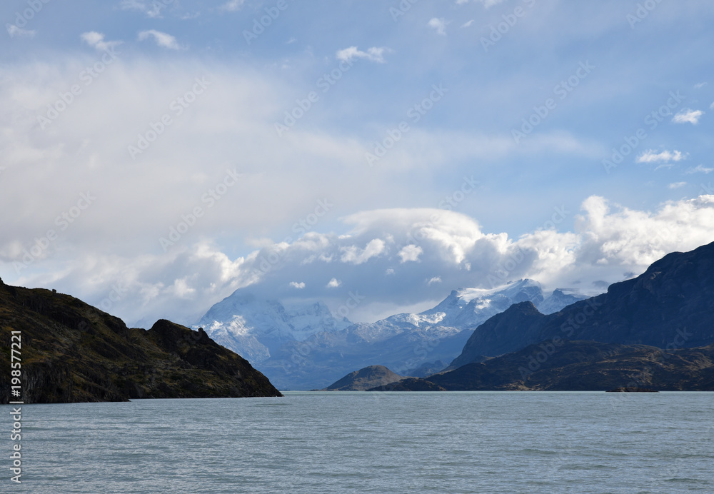 Montagnes du lago Argentino en Patagonie, Argentine