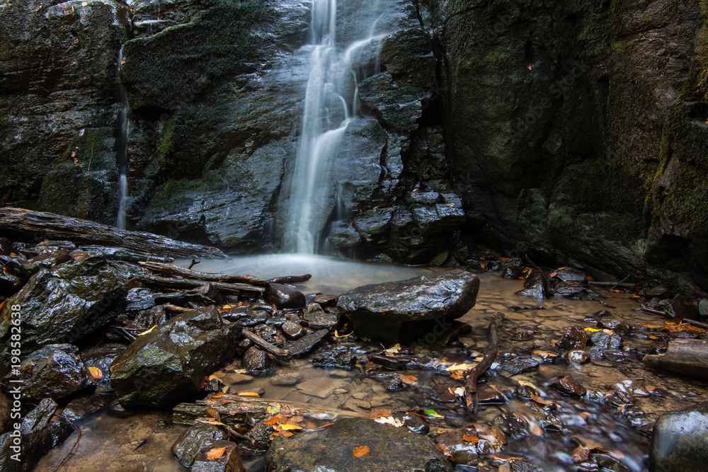 Obraz premium Waterfall Skakalo in the Carpathian mountains, Transcarpathia, Ukraine