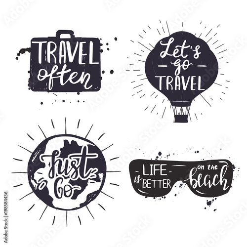 Set of bages with travel quotes