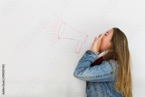 Foto Blonde girl with hands on mouth shouting over red megaphone drawing on white board