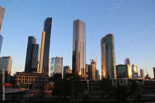 Skyline  Melbourne bei Sonnenuntergang