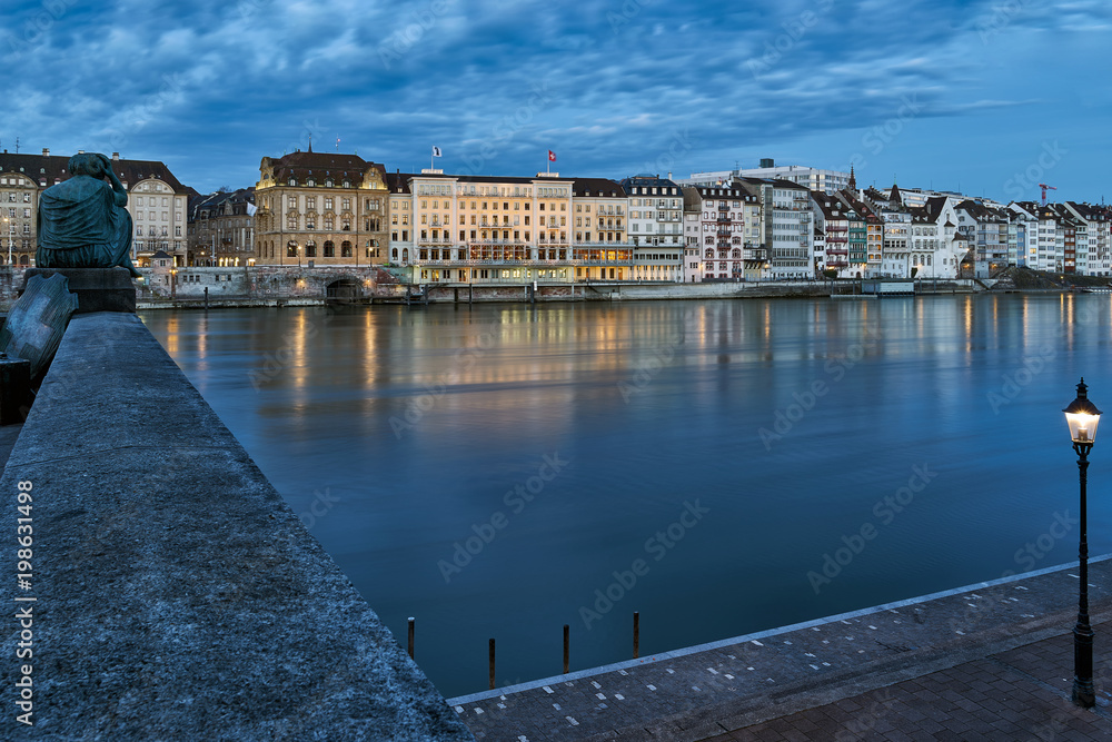 Blaue Stunde in Basel